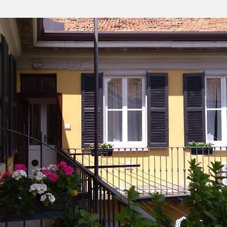 Beautiful Bohemian Apartment In Center Conditioned Air Комо Екстериор снимка