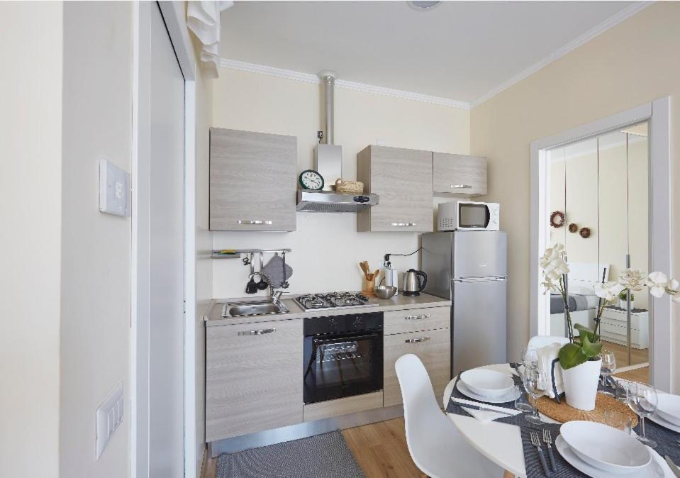 Beautiful Bohemian Apartment In Center Conditioned Air Комо Екстериор снимка