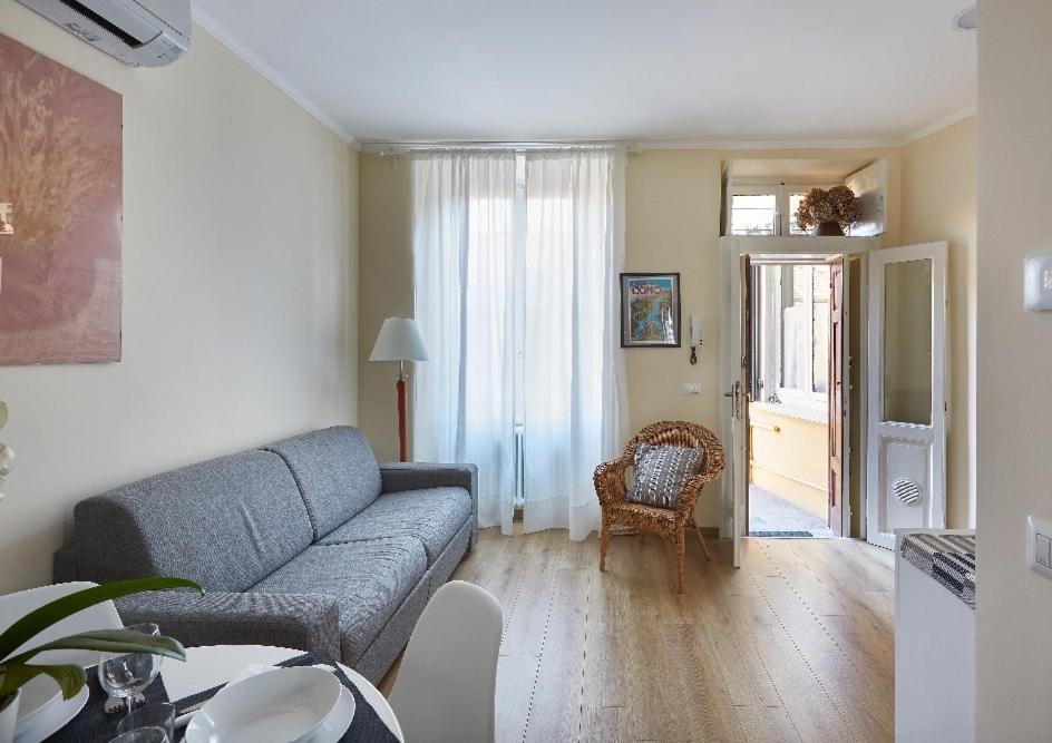 Beautiful Bohemian Apartment In Center Conditioned Air Комо Екстериор снимка