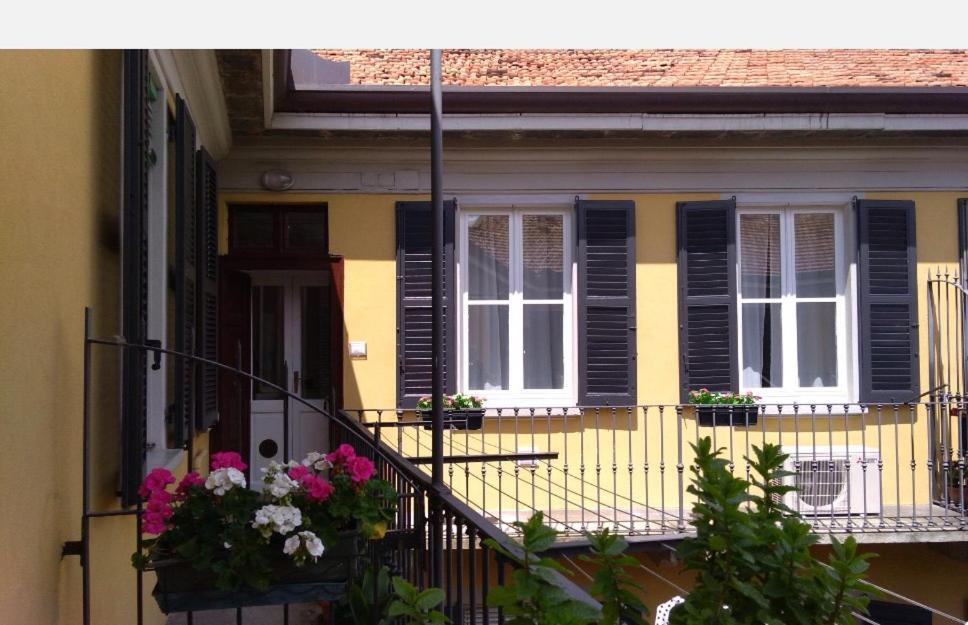 Beautiful Bohemian Apartment In Center Conditioned Air Комо Екстериор снимка
