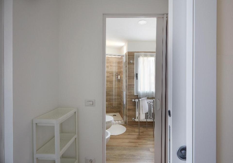 Beautiful Bohemian Apartment In Center Conditioned Air Комо Екстериор снимка