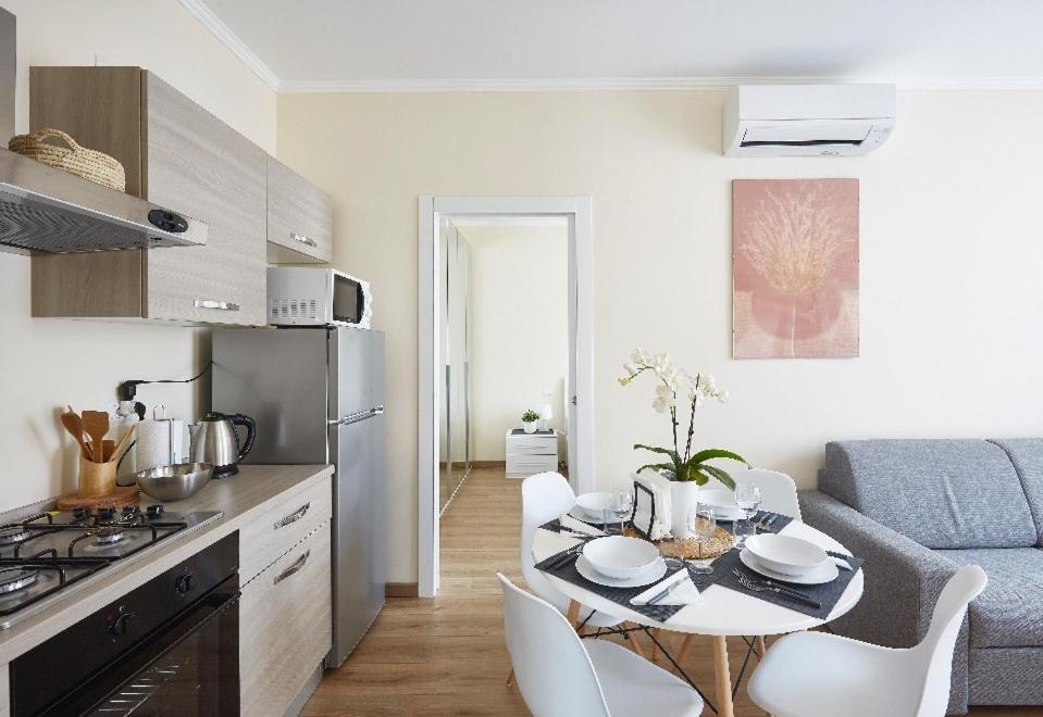 Beautiful Bohemian Apartment In Center Conditioned Air Комо Екстериор снимка
